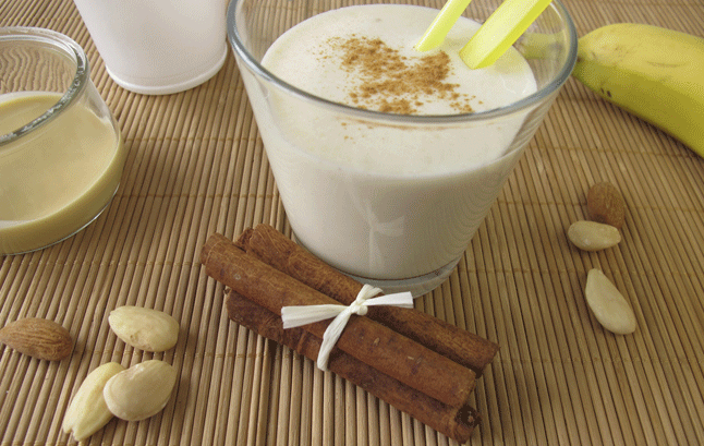 almond-smootie