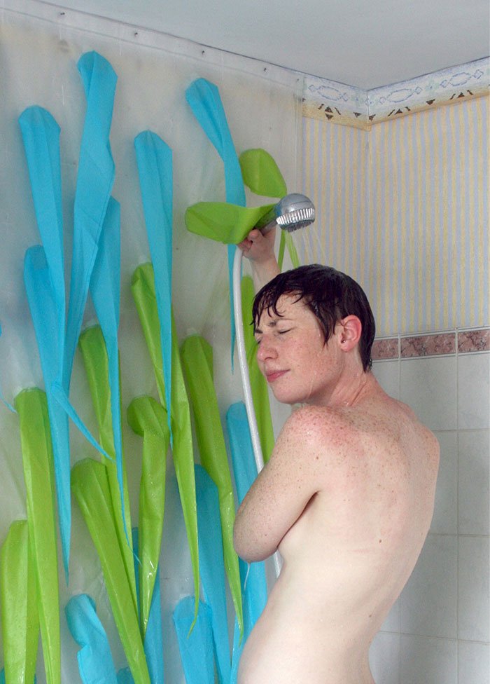 spiky-shower-curtain-water-conservation-elisabeth-buecher-2