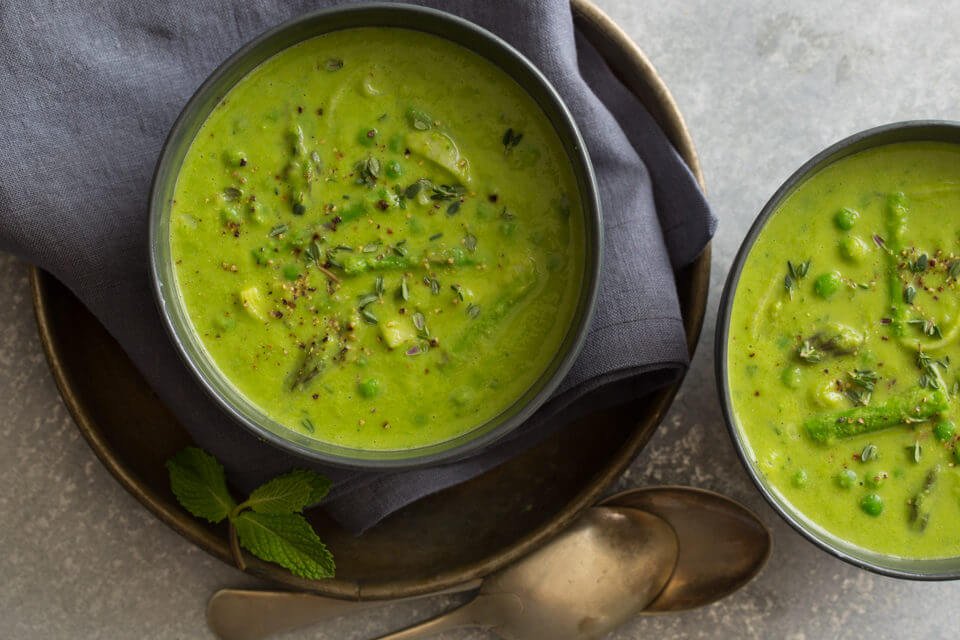 green_pea_asparagus_soup-e1481582281870